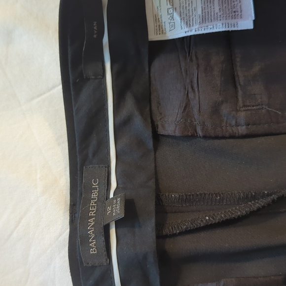 Black trousers - Picture 2 of 3